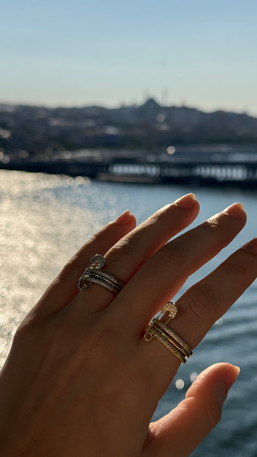 Ellen golden ring